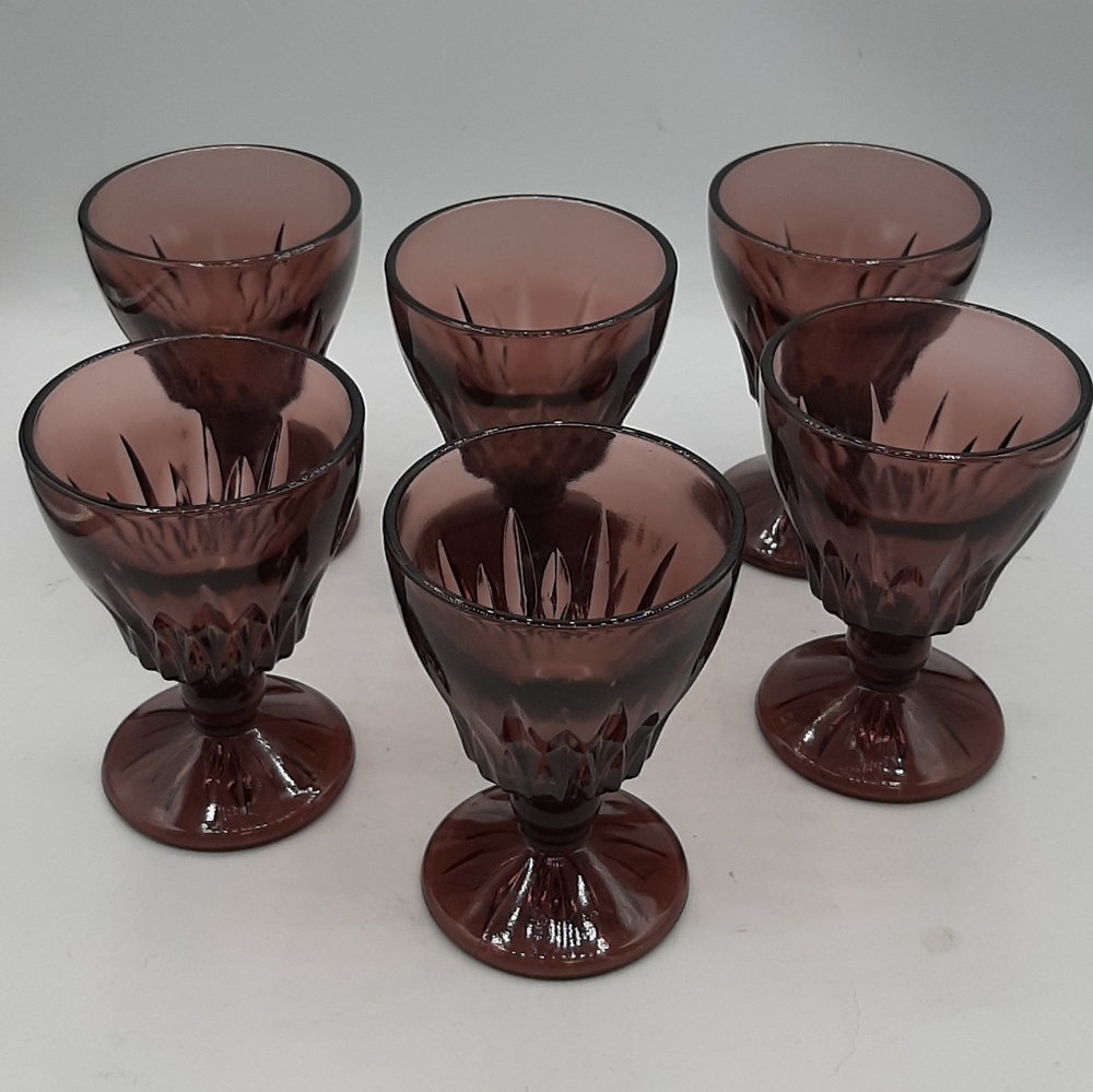 Vintage Hazel Atlas Moroccan Amethyst Footed Goblet Wine Glass Mid-Century 4 In